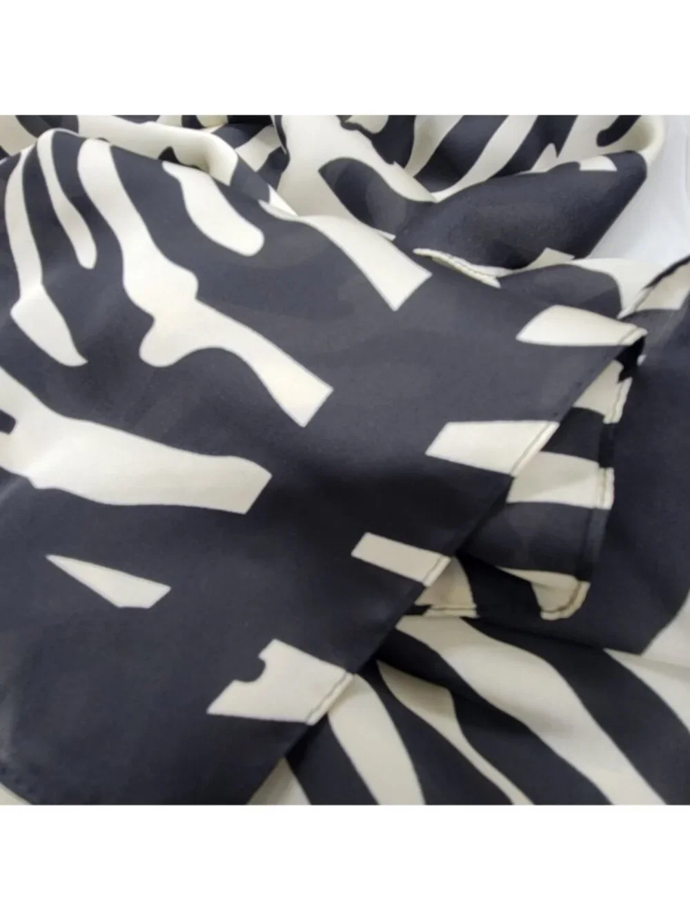 ✨Elegant Bandana Square Scarf Silky Satin Animal Print Zebra Black Beige Neck